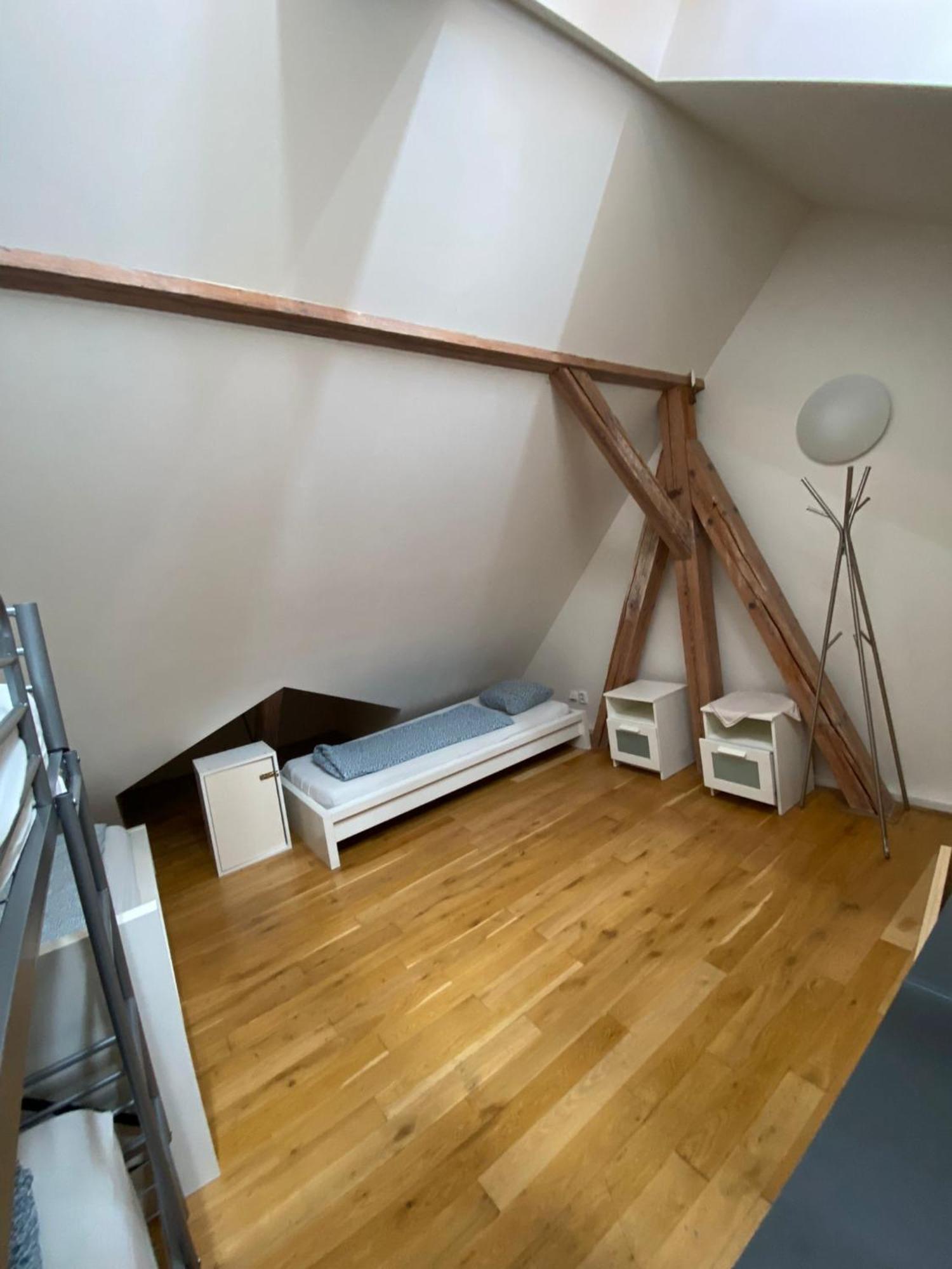 Hostel Onefam Miru