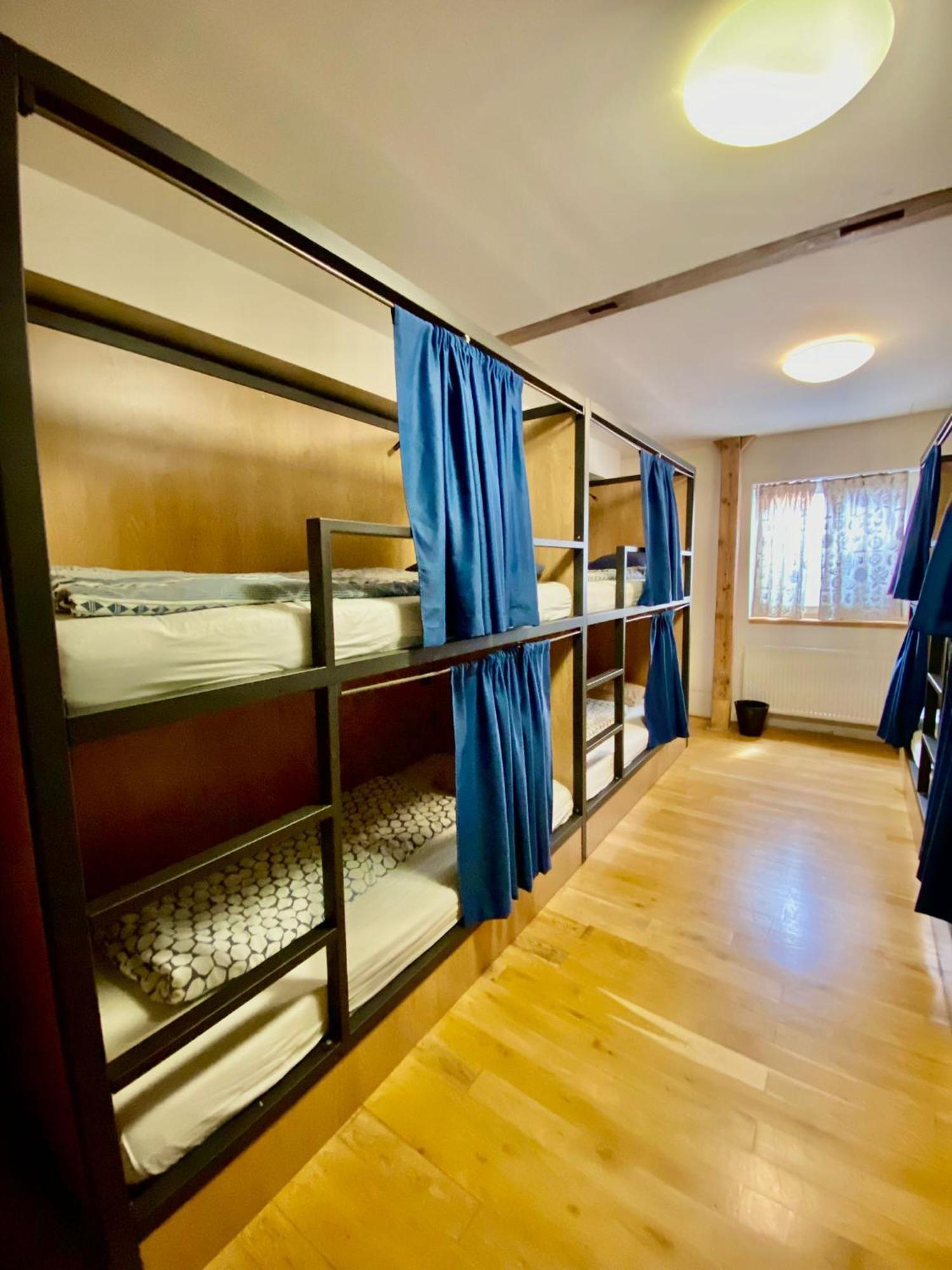 Hostel Onefam Miru *